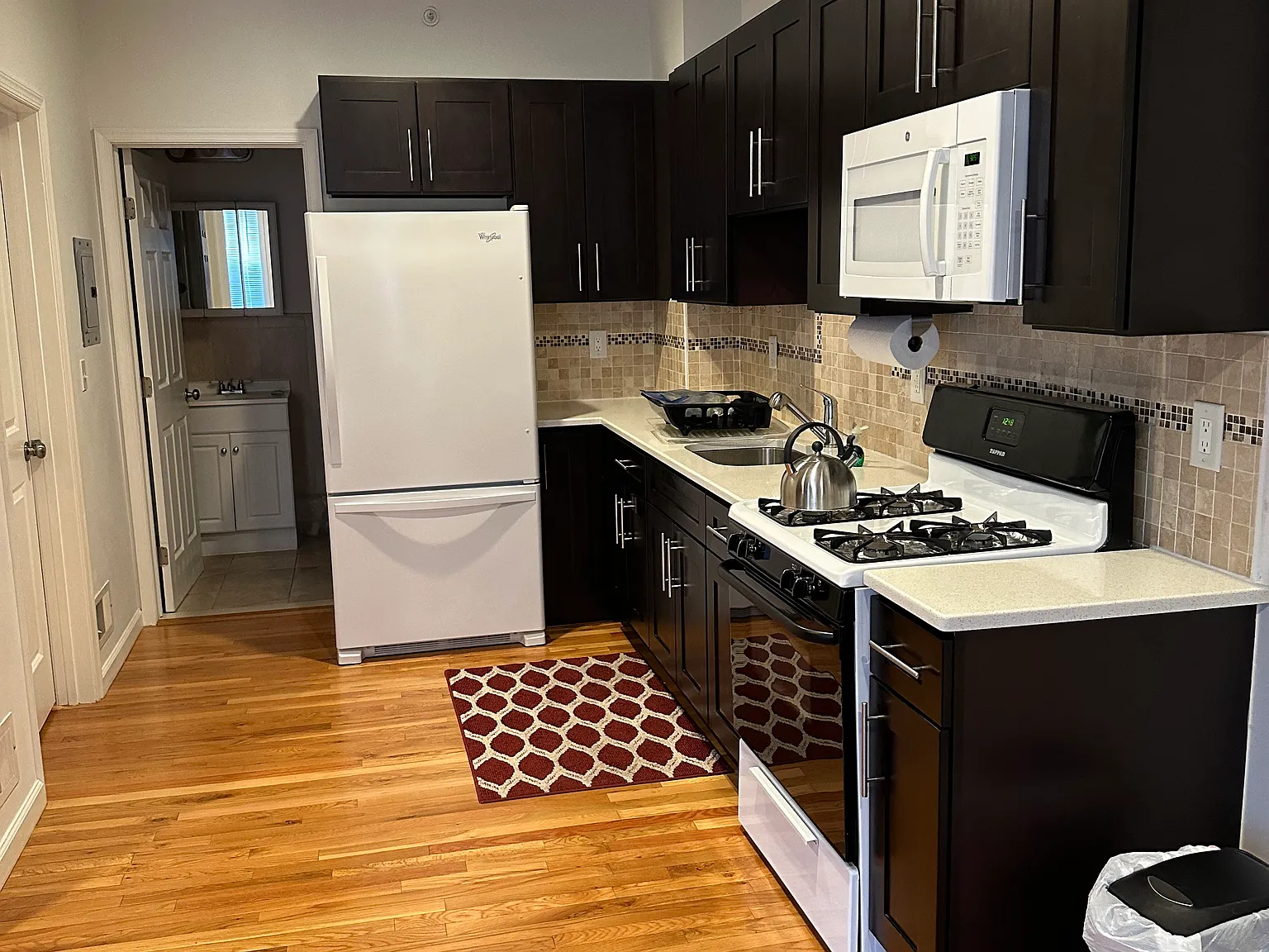 1 bed, 800 sqft, $2,200 — Photo 2