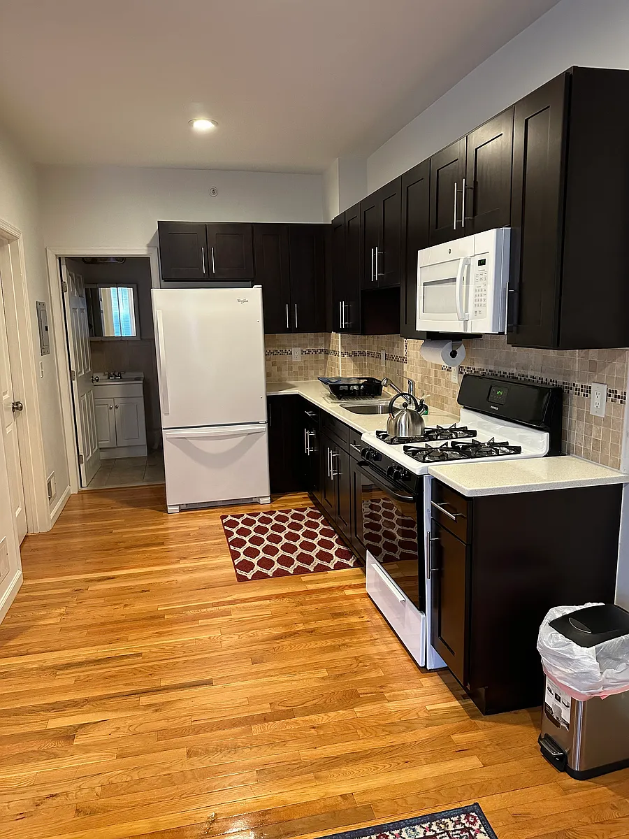 Building Photo - 39 Throop Ave #101