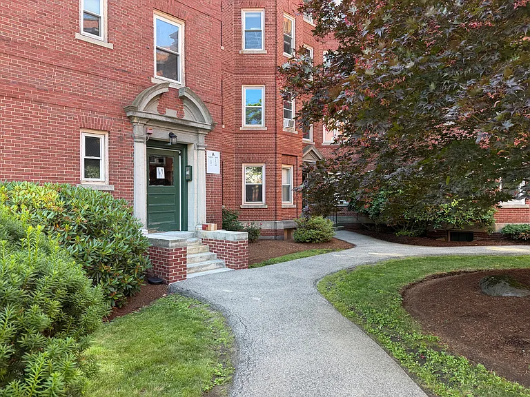 15 Lynde St #26 — Photo 4