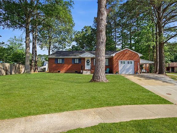 3rd image of 4416 Greendell Rd