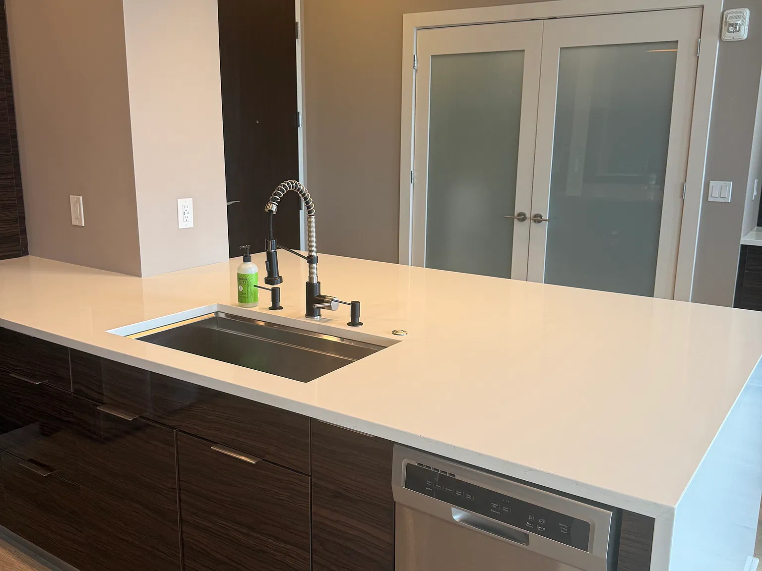 2 bed, 1085 sqft, $4,800 — Photo 4