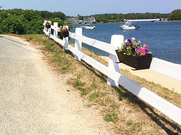 Neighborhood Broad Cove