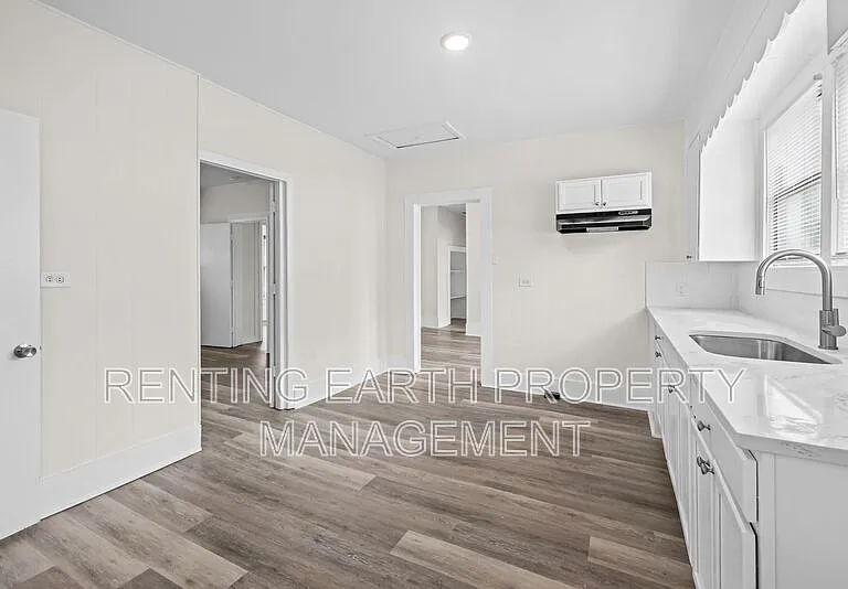 2608 Avenue G — Photo 15