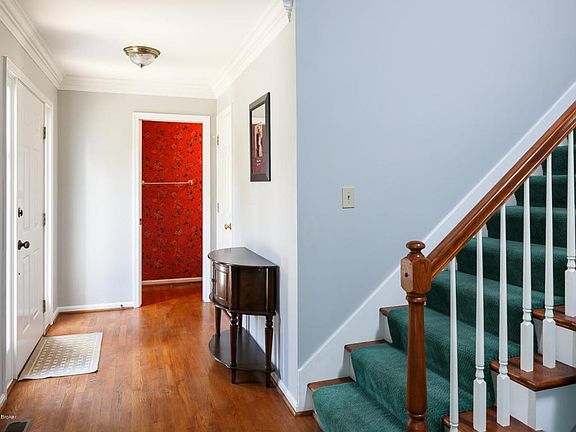 RealTourCast - R Davis - Windsor Keep (1