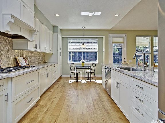 3rd image of 3190 Brackenwood Pl