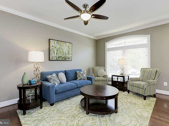4th image of 320 Parkview Ave