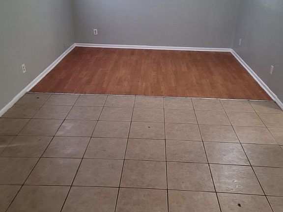 2nd image of 5141 Shenandoah Ave APT 42