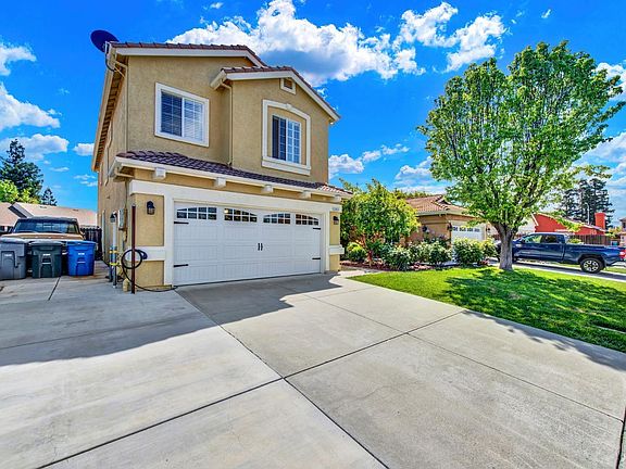 3rd image of 585 Canvasback Court