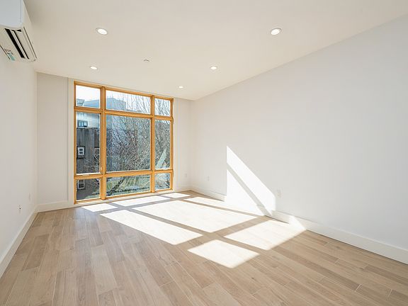 4th image of 582 E 138th St #4B