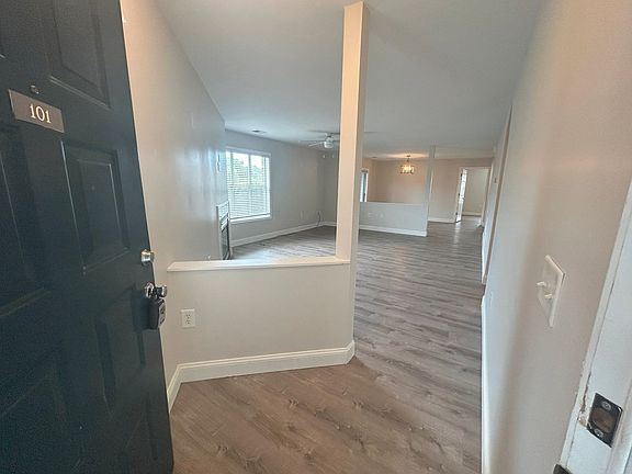 3rd image of 4136 Breezewood Dr APT 101