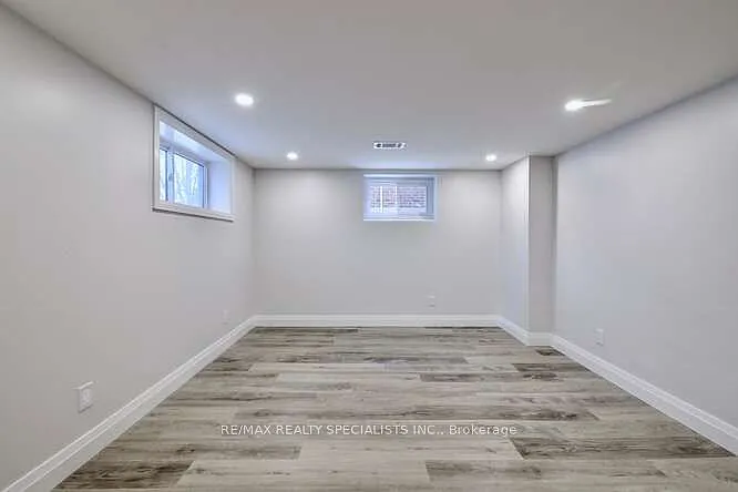 43 Firwood Cres — Photo 5