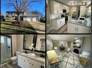 15430 Country Ridge Dr, Chesterfield, MO 63017