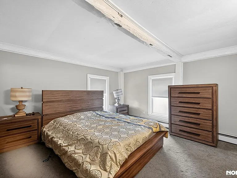 53 W Broadway — Photo 15