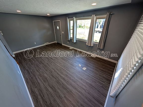 2nd image of 225 Fairlawn Ave