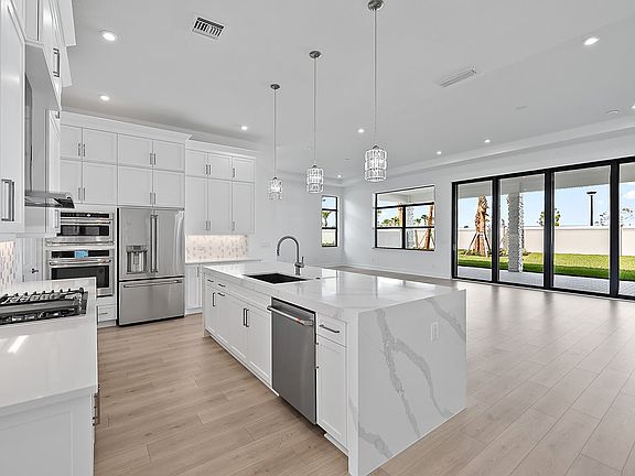 Paige Model Kitchen