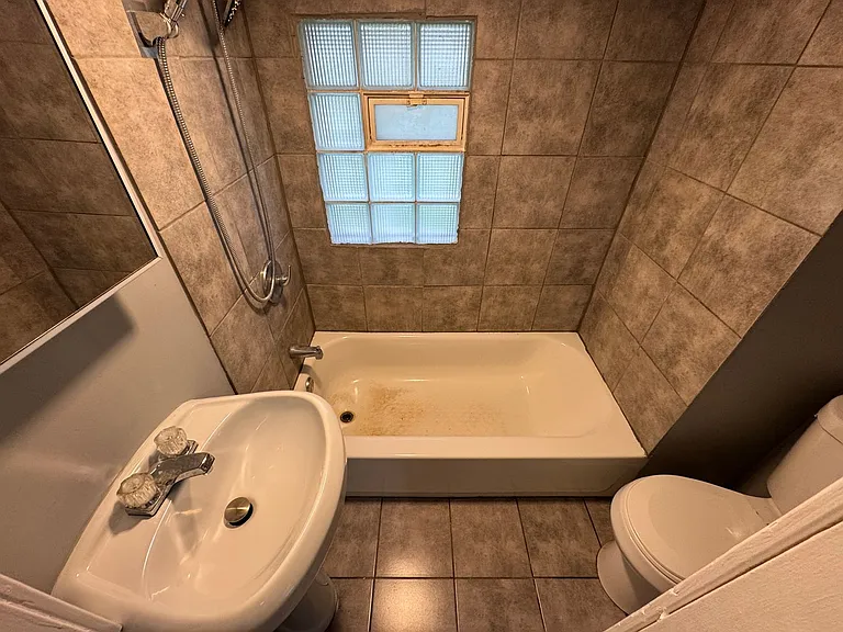 1354 N Olney St — Photo 14