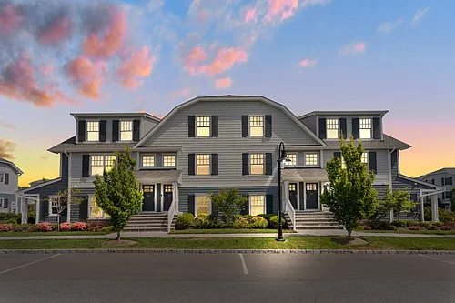 2 Village Green Dr Photo 1