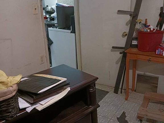 5th image of 1321 Dahlgreen Ave