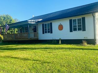 576 School St, Tuscarawas, OH 44682