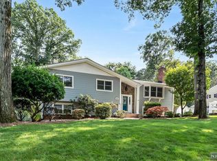 303 Meadowbrook Rd, Wyckoff, NJ 07481