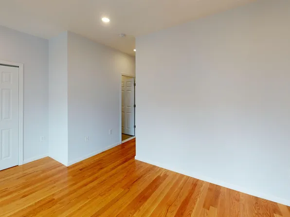 366 Armstrong Avenue image 15 of 22