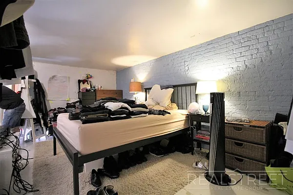 Rented by Real Street Inc | media 7