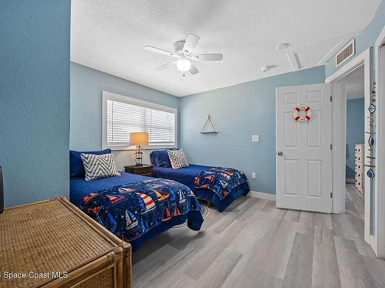 224 Grant Ave — Photo 21