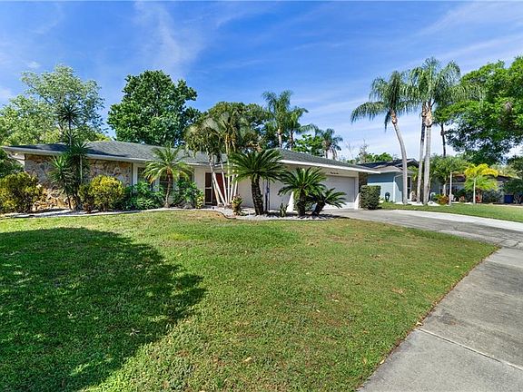 2nd image of 3069 Diamond Head Dr E