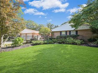 4 Stratton Ln, Stony Brook, NY 11790