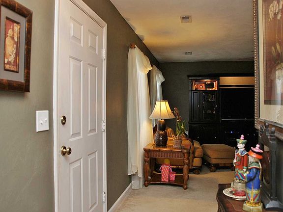 5th image of 4822 Golfview Dr NE