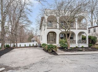 11 Warren Ter #2, Newton Center, MA 02459