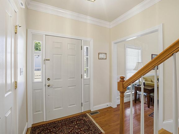 5th image of 106 Duncan Ave