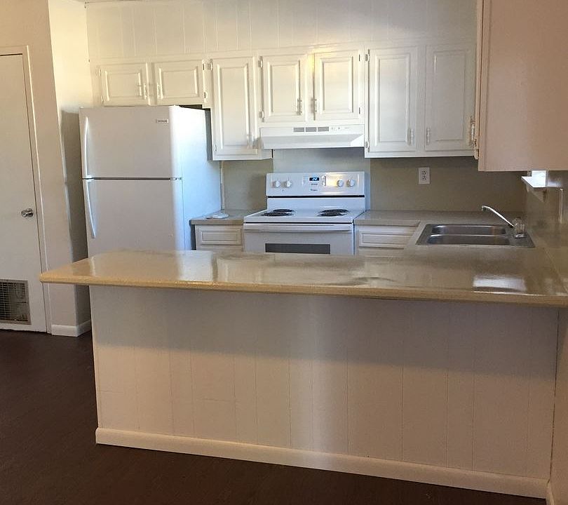 2nd image of 1025 9th St APT 2
