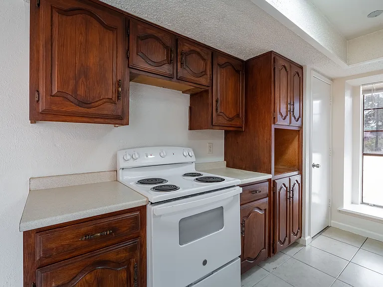 5417 Knollridge Dr — Photo 6