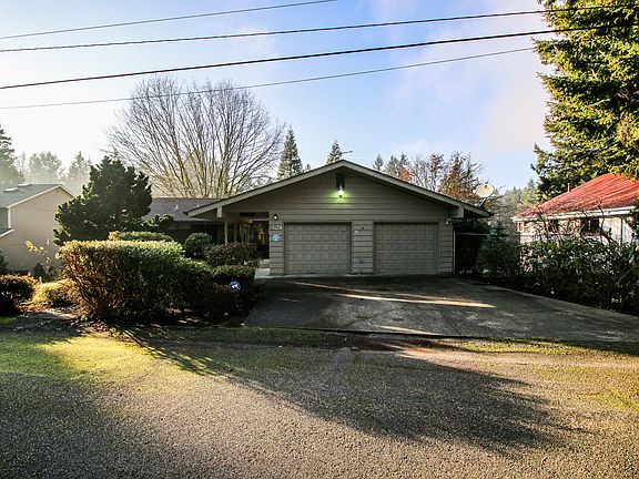 4th image of 321 San Mar Dr NE
