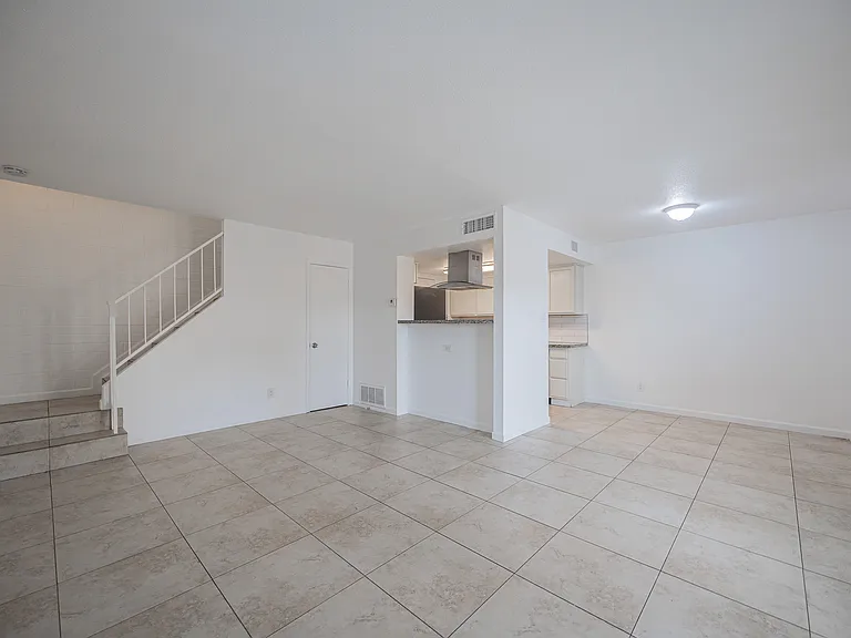 4615 E Jones Ave — Photo 4