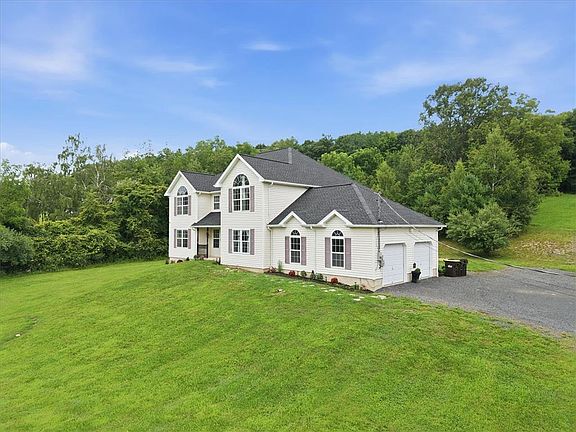 4th image of 387 Blue Ridge Rd