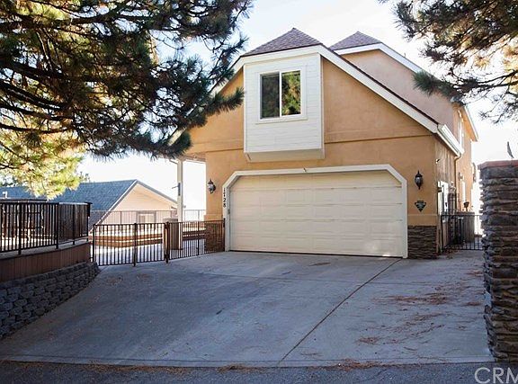 2nd image of 1728 Nob Hill Dr