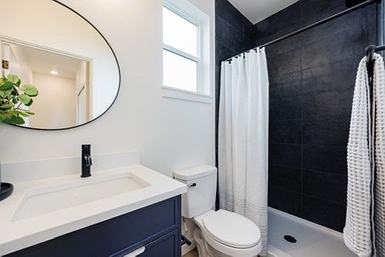 4th image of 634 NE Church St #1