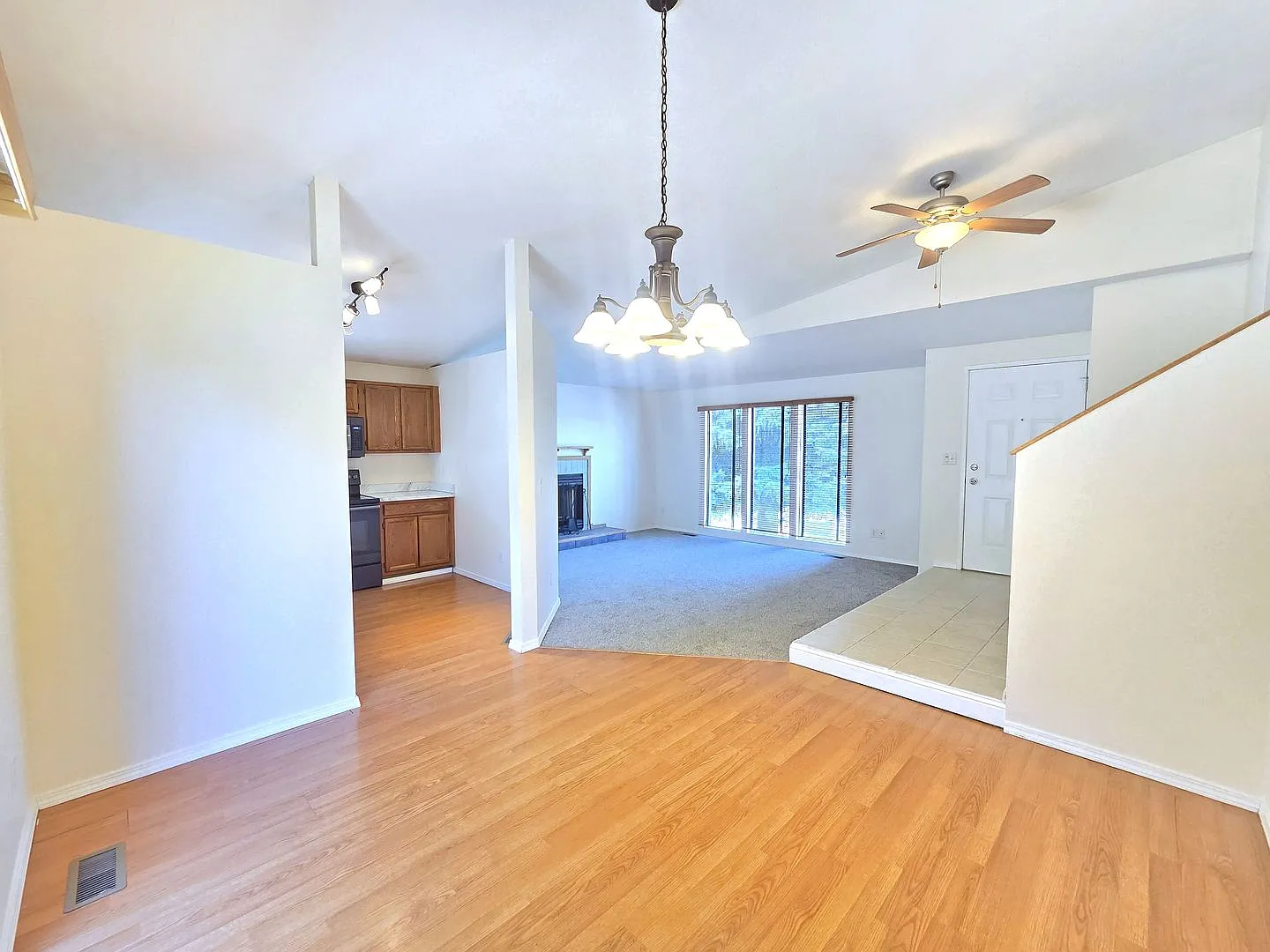 $2,595 - 4 Bed / 2 Bath Beautiful Home in Indian Trail — Photo 3