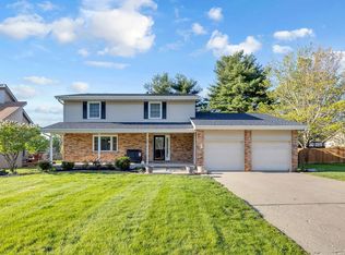 650 Country Manor Dr, Decatur, IL 62521