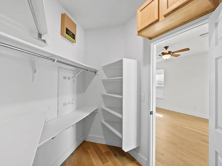 544 Ayinger Ln — Photo 20