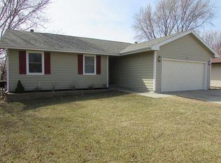 501 Laramie Trl, Lincoln, NE 68521
