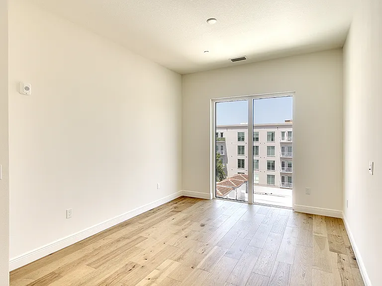 600 3rd Ave S #504 — Photo 17