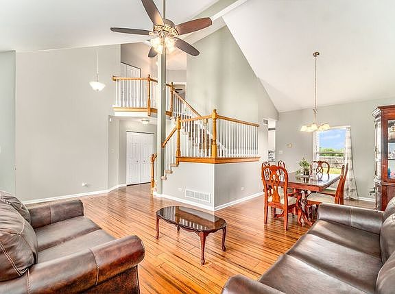 2nd image of 4701 Swan Ct