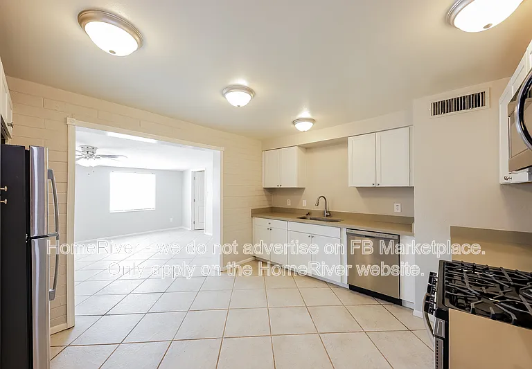 11211 W Missouri Ave — Photo 6