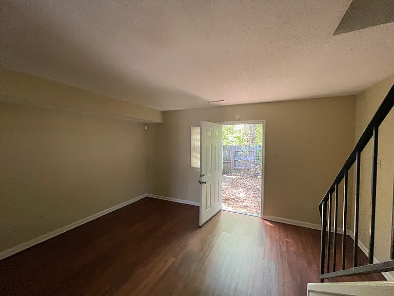 3751 Cambridge Station Dr — Photo 14