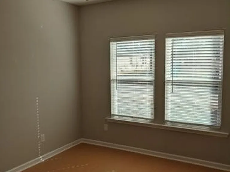 205 W Pine St — Photo 5