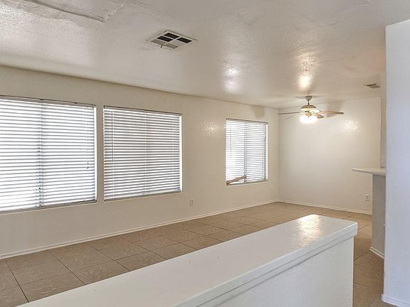 3rd image of 1441 Linnbaker Ln Unit 101