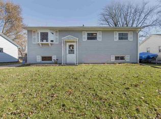 6511 Cedar St, Davenport, IA 52806